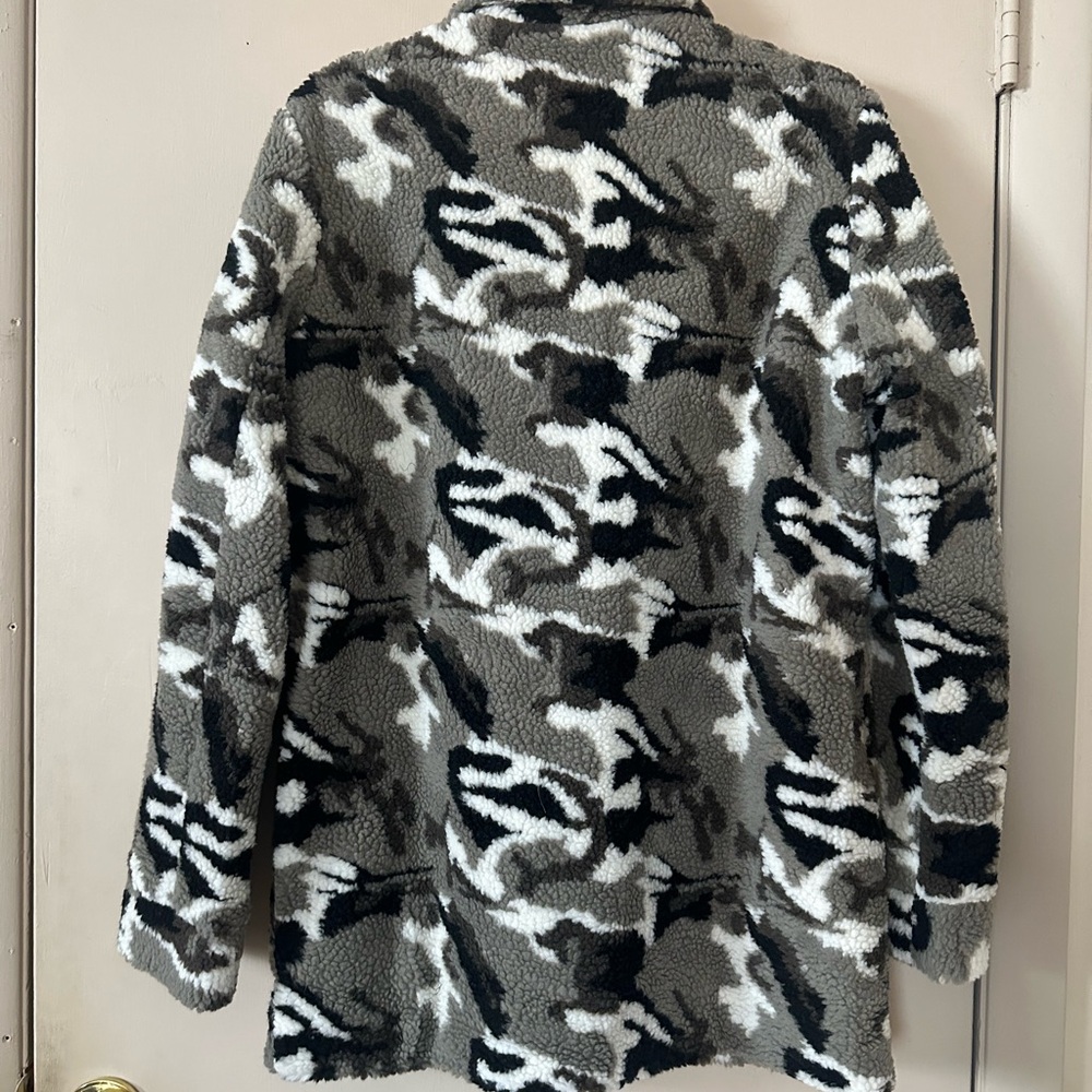 Mittoshop Jacket - Picture 2 of 3